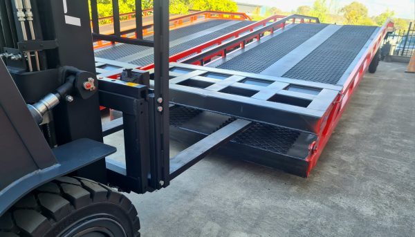DR8 - Dock Ramp  - 8 Ton / Air Tyres