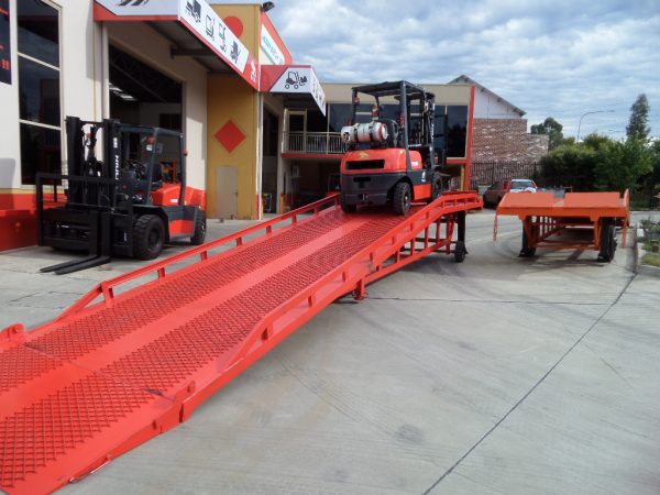 DR8S - Dock Ramp 8 Ton / Solid Tyres