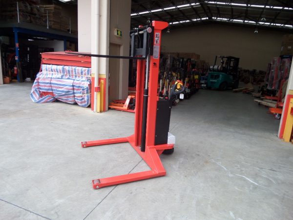 FE30N - Full Electric Narrow 1.5Ton/3.0M