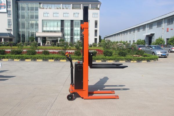 FE30N - Full Electric Narrow 1.5Ton/3.0M