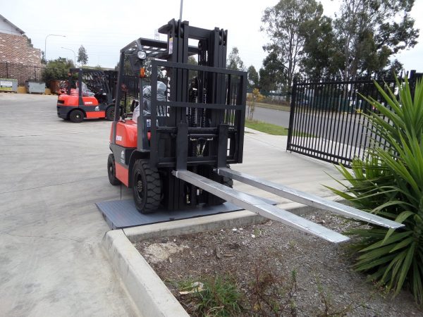 FS40 - 1.8m Fork Slippers 4Ton