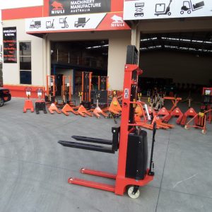 GE30N - Semi-Electric Narrow 1.5Ton/3m