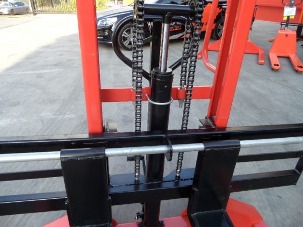 S10W - Manual Straddle Stacker 1Ton/1.6m