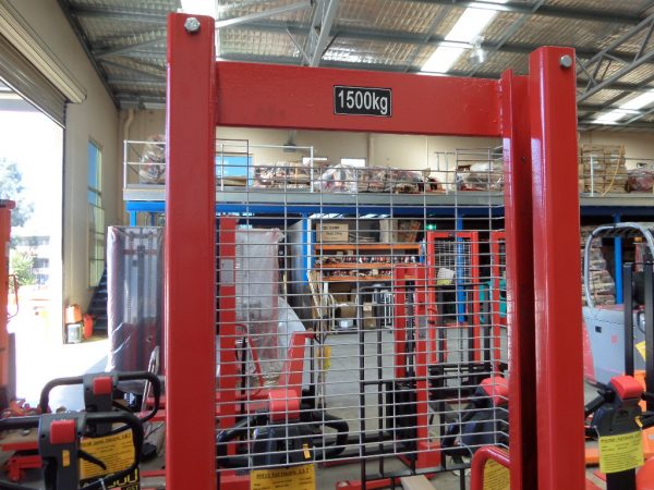S15N Manual Narrow Stacker 1.5Ton/1.6m
