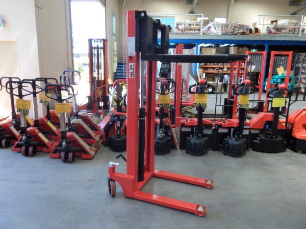 S15N Manual Narrow Stacker 1.5Ton/1.6m