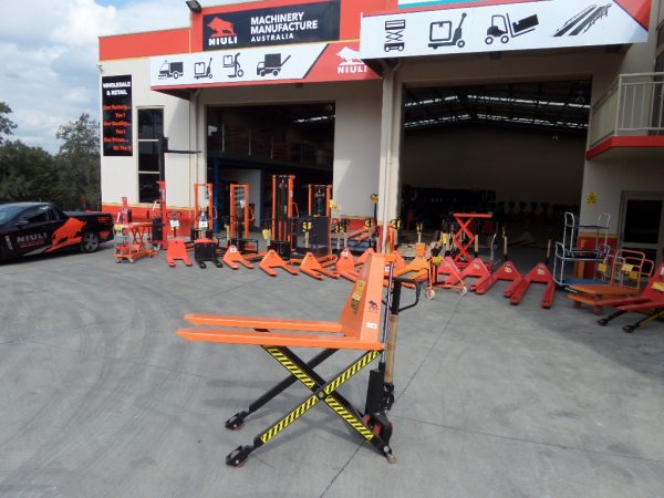 SL15 - Scissor Lift 1.5Ton