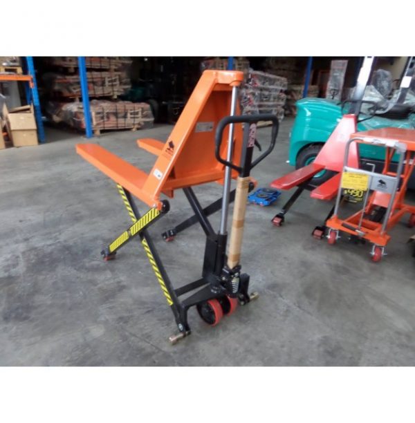 SL15 - Scissor Lift 1.5Ton