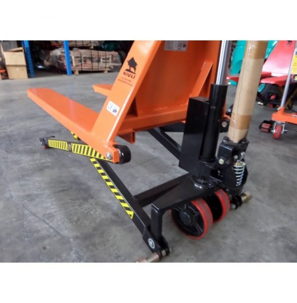 SL15 - Scissor Lift 1.5Ton