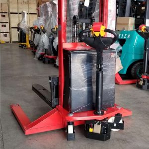 FE30W - Full Electric Straddle 1.5Ton/3.0M