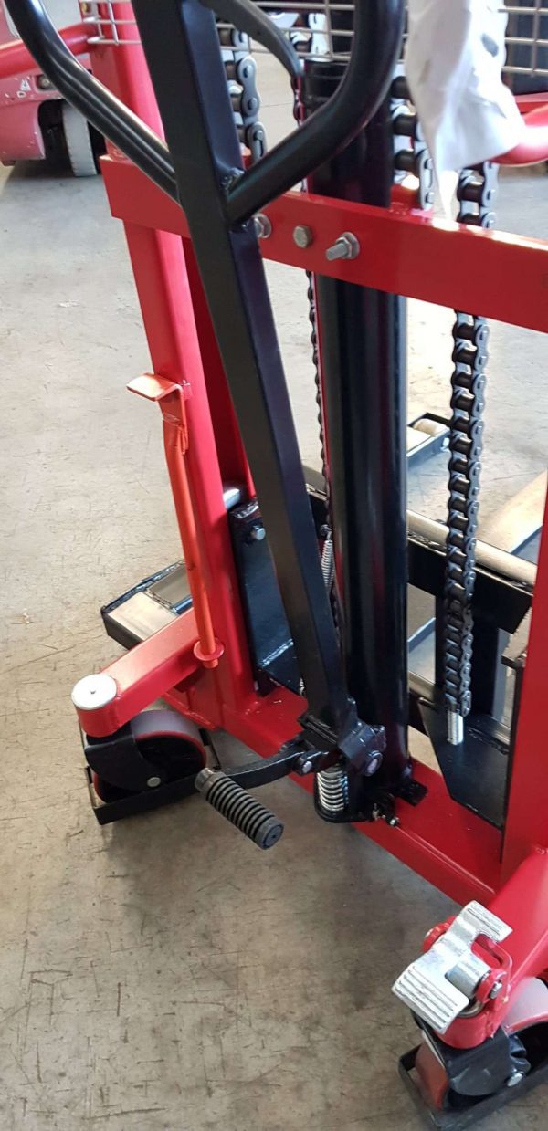 S15H Manual Adjustable Base Stacker 1.5Ton/1.6m