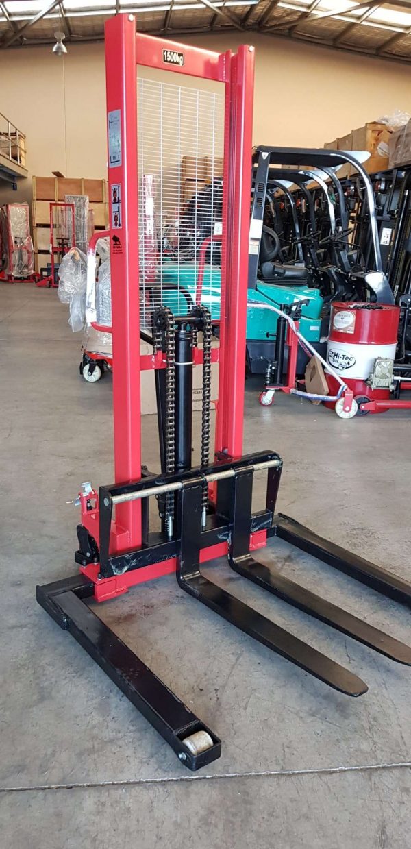 S15H Manual Adjustable Base Stacker 1.5Ton/1.6m