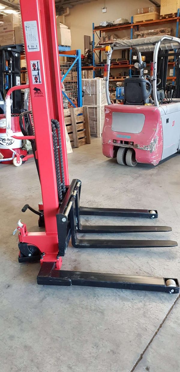 S15H Manual Adjustable Base Stacker 1.5Ton/1.6m
