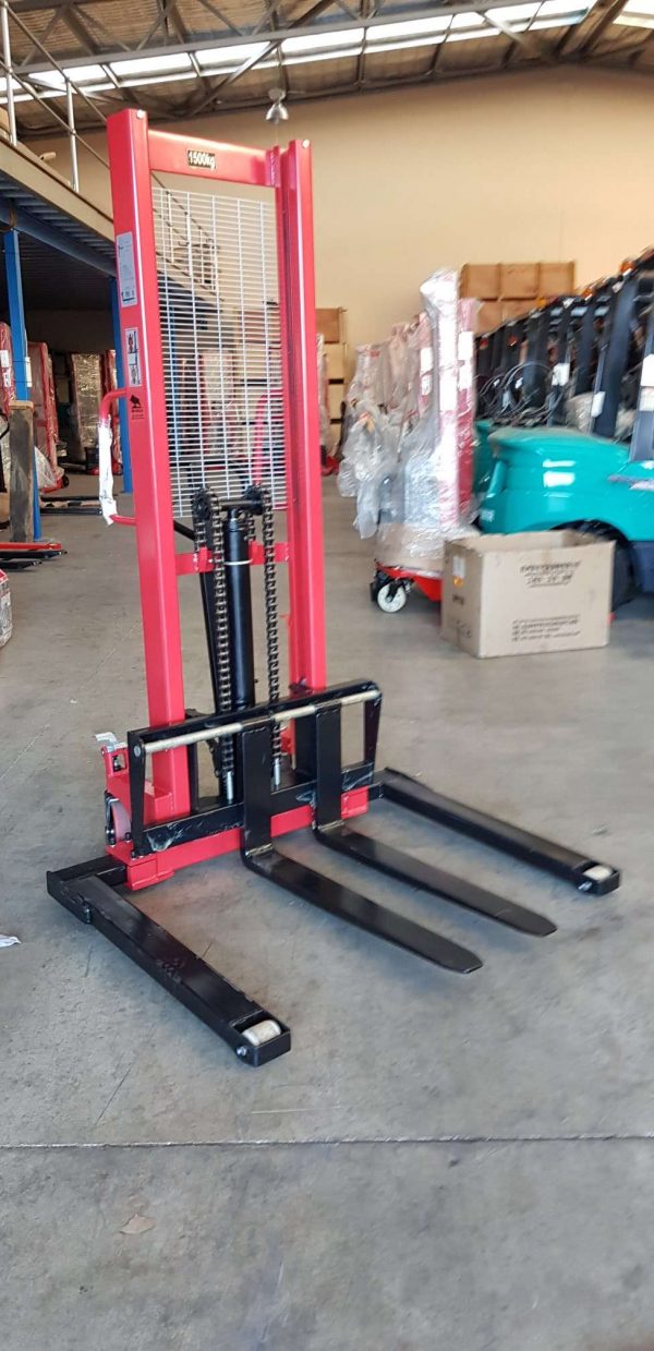 S15H Manual Adjustable Base Stacker 1.5Ton/1.6m